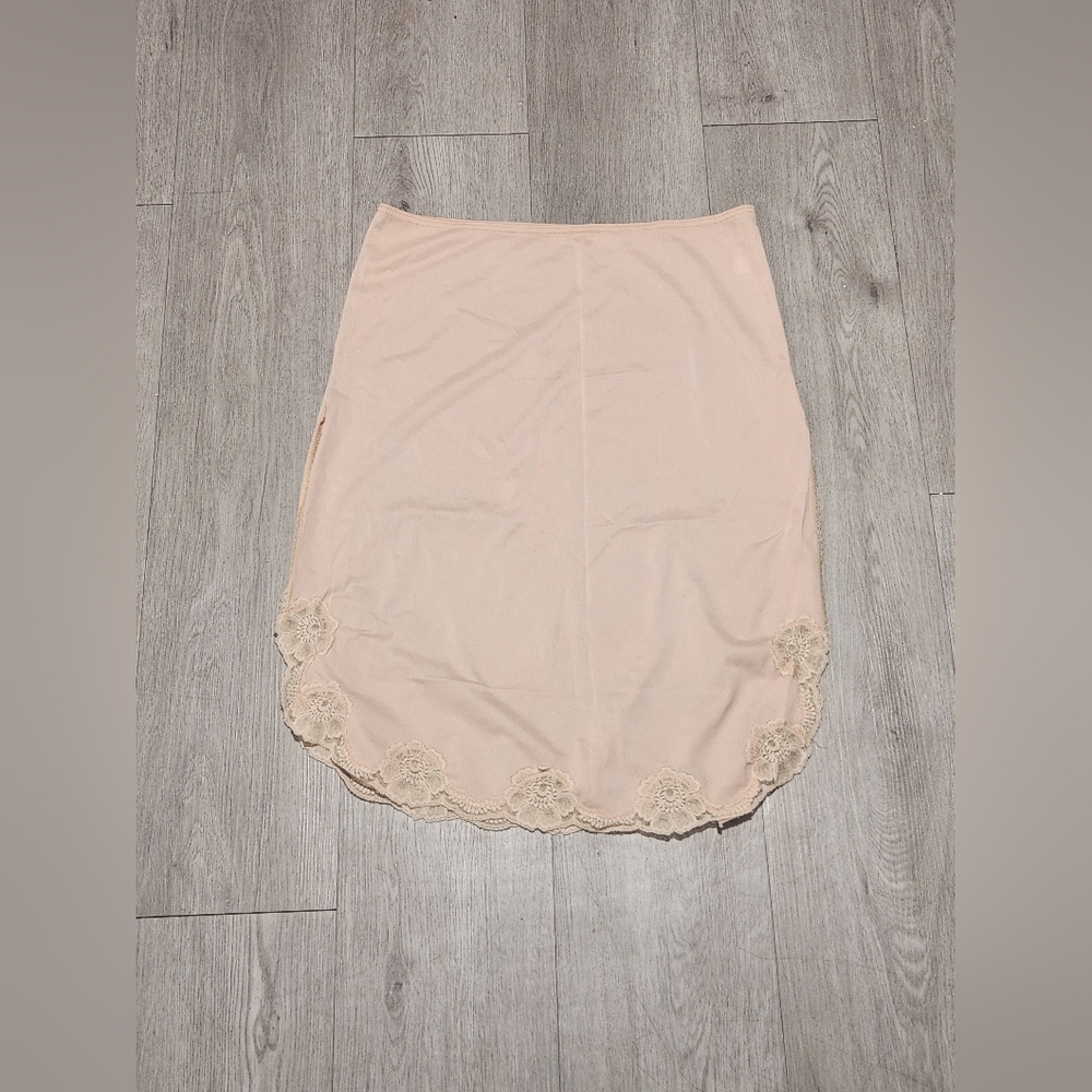 Blush Cream Lace Vintage Slip 1950/60's. Pin Up. Slits On Sides. Lace Trim.